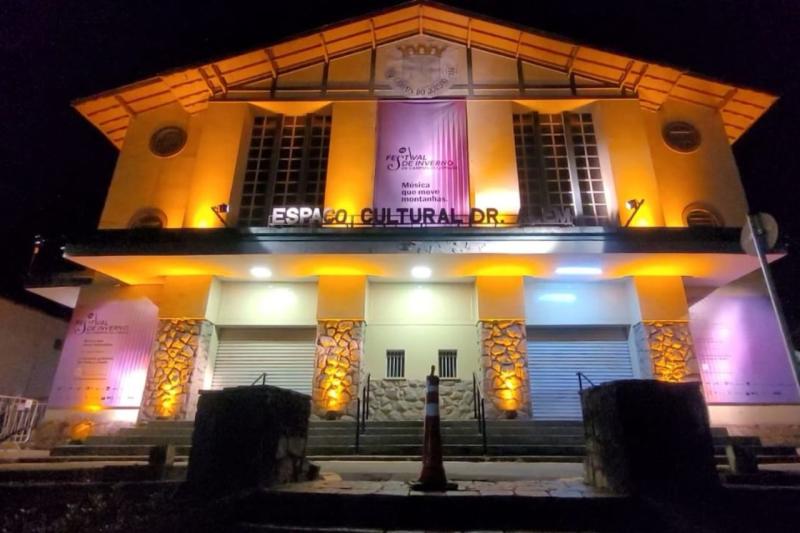 Espa�o Cultural est� na programa��o